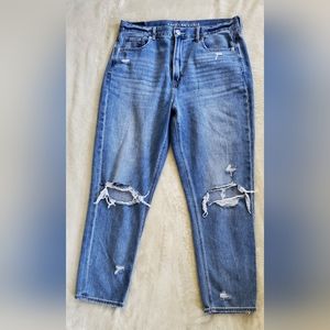 AE Mom jean